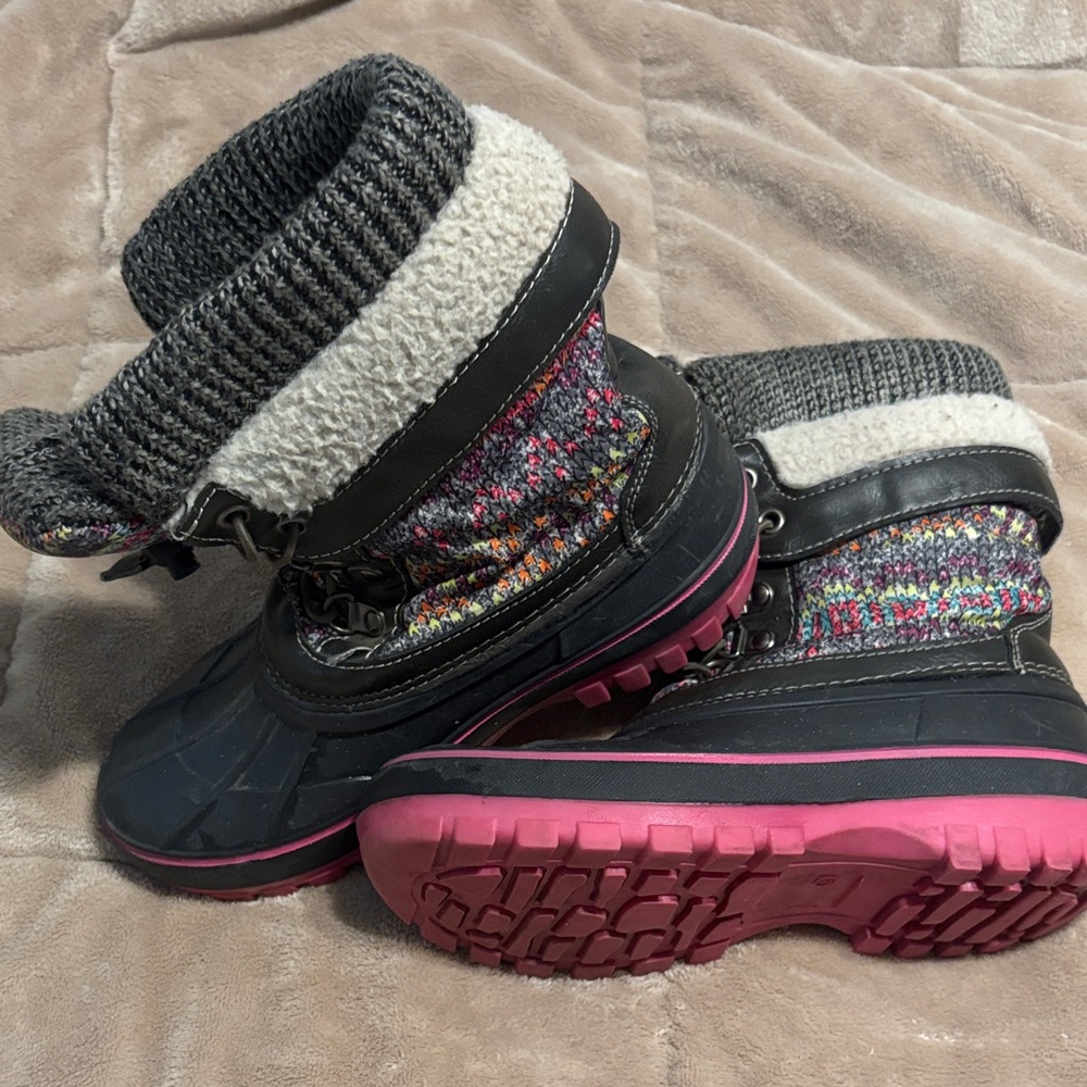 Dream Pairs Kids' Black and Pink Snow Boots